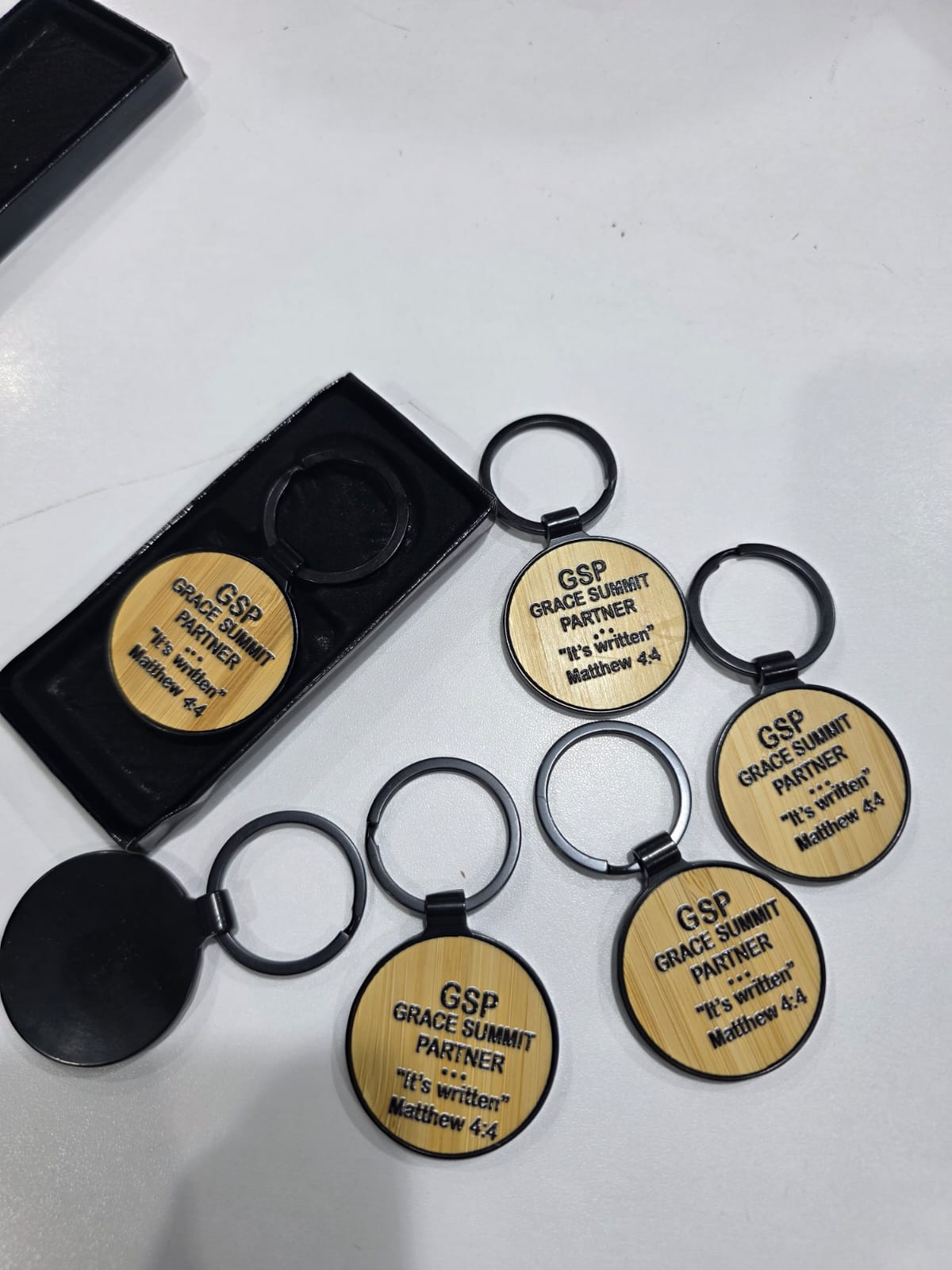METAL round Wooden keyholder